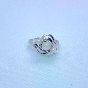 10K White Gold & Pearl Ring